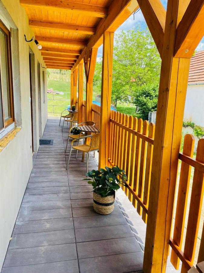 Vinny Sklep U Mna Mutěnice Exterior foto